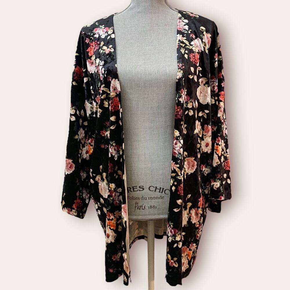 ANTHROPOLOGIE Do Everything In Love Floral Velvet Kimono NEW